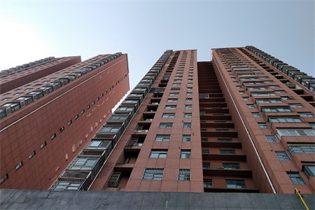 馨苑小区两室两厅98平米简装修有储42万